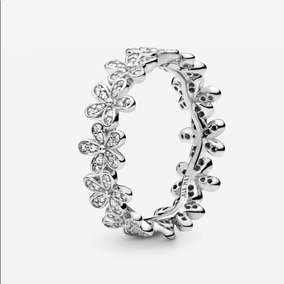 Pandora Daisy Flower Ring - Picture 2 of 4